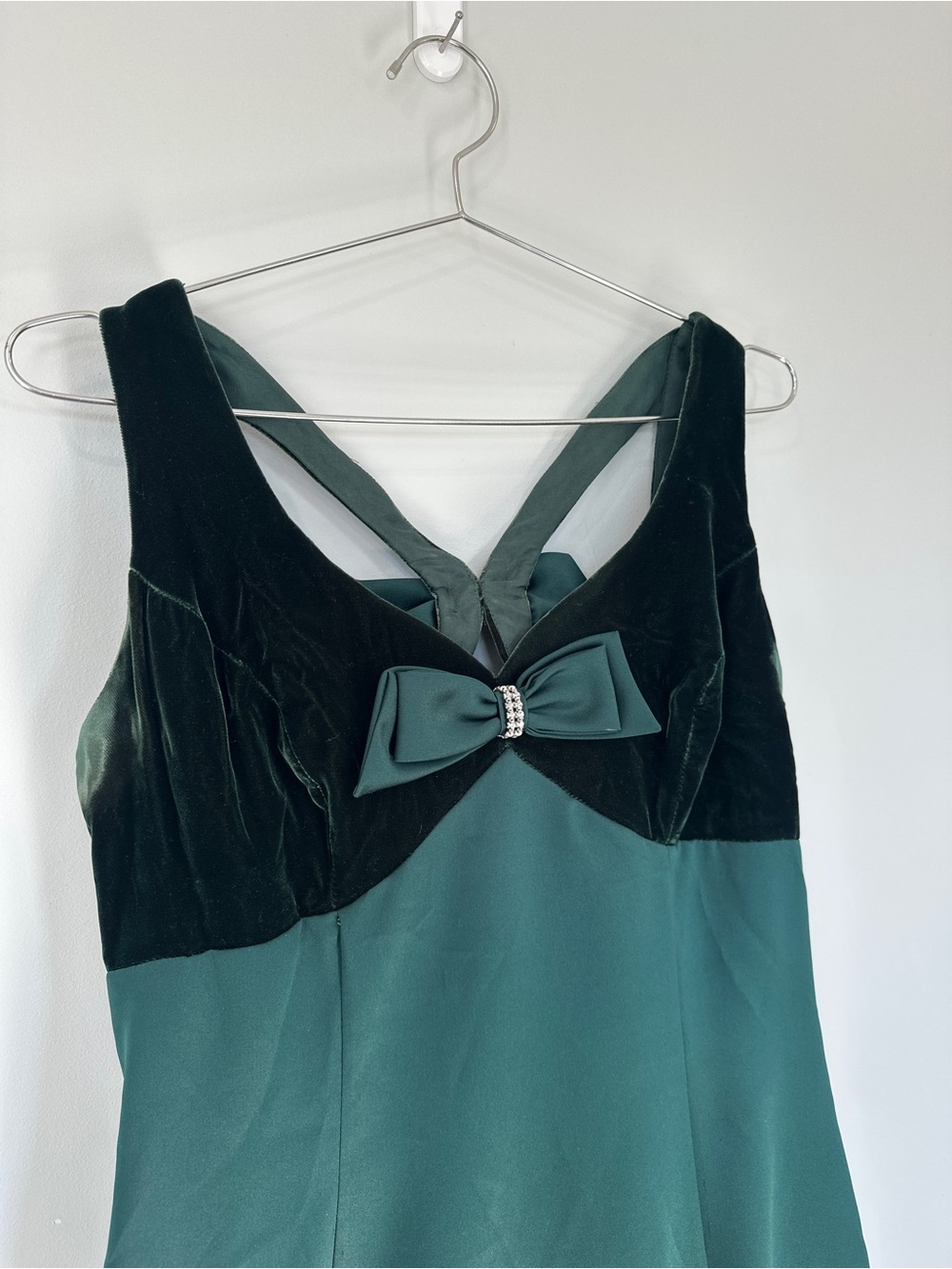 Nu-Mode - Emerald Green Sleeveless A-Line gown with Bow S14- see measurements